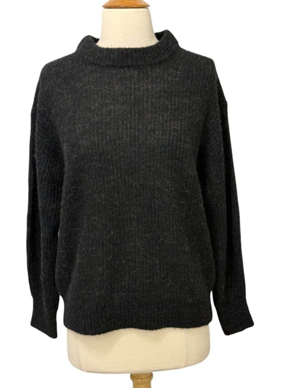 Everlane The Cocoon Crew Sweater in Alpaca Long Sleeve Charcoal Gray LS Size S